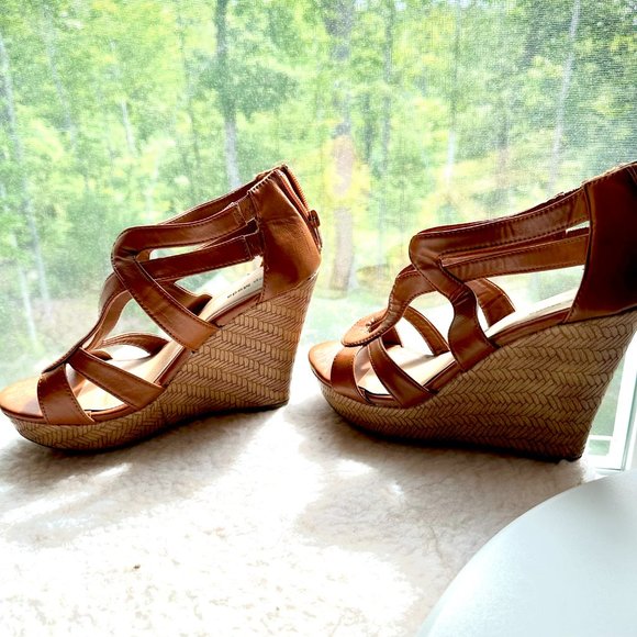 Used Top Moda Open Toed Platform Wedge Sandal Size 8 1/2 - Picture 4 of 7